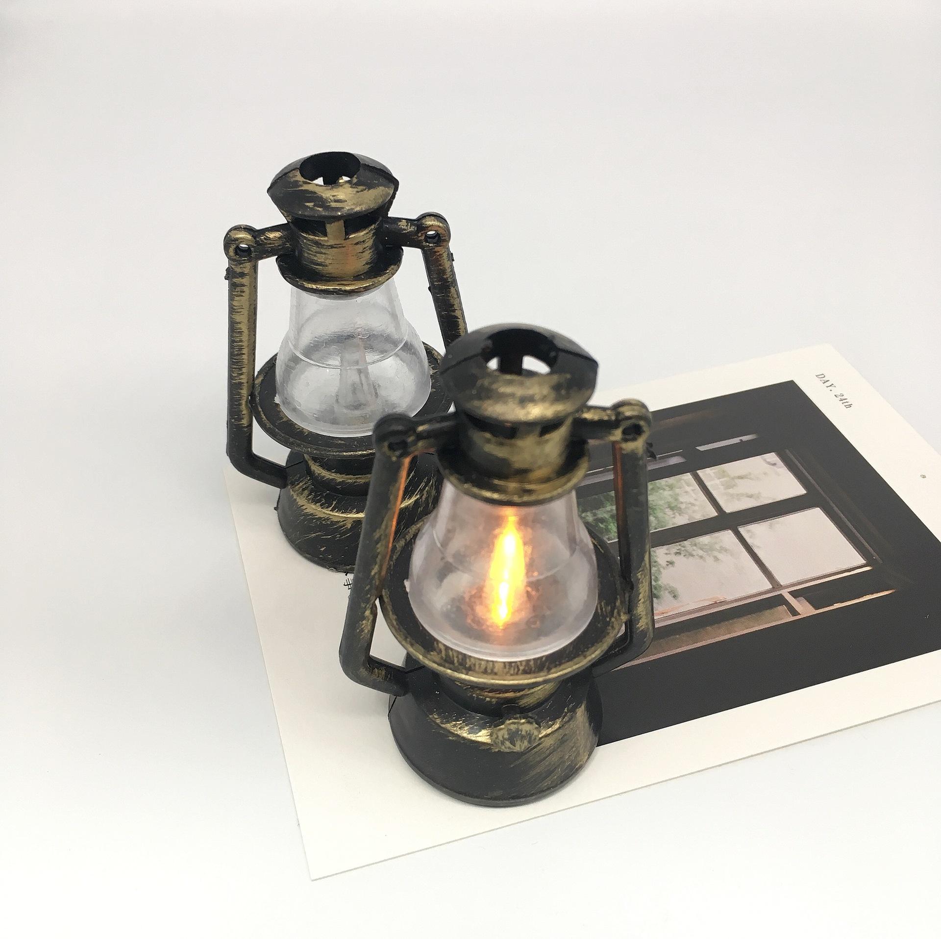 Miniature Retro Kerosene Lamp Ornament – Dollhouse Décor & Photography Prop
