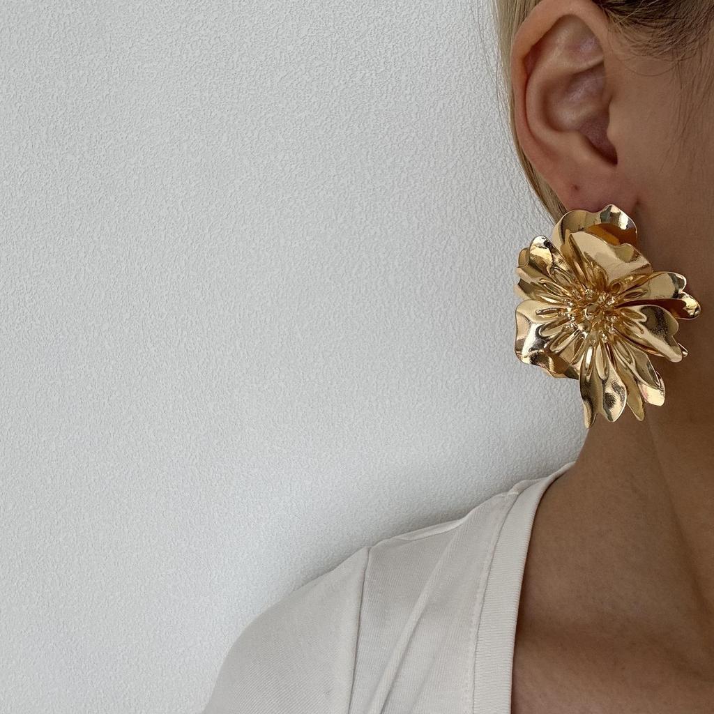 European Gold Flower Earrings: Fashionable Irregular Metal Petals for Women