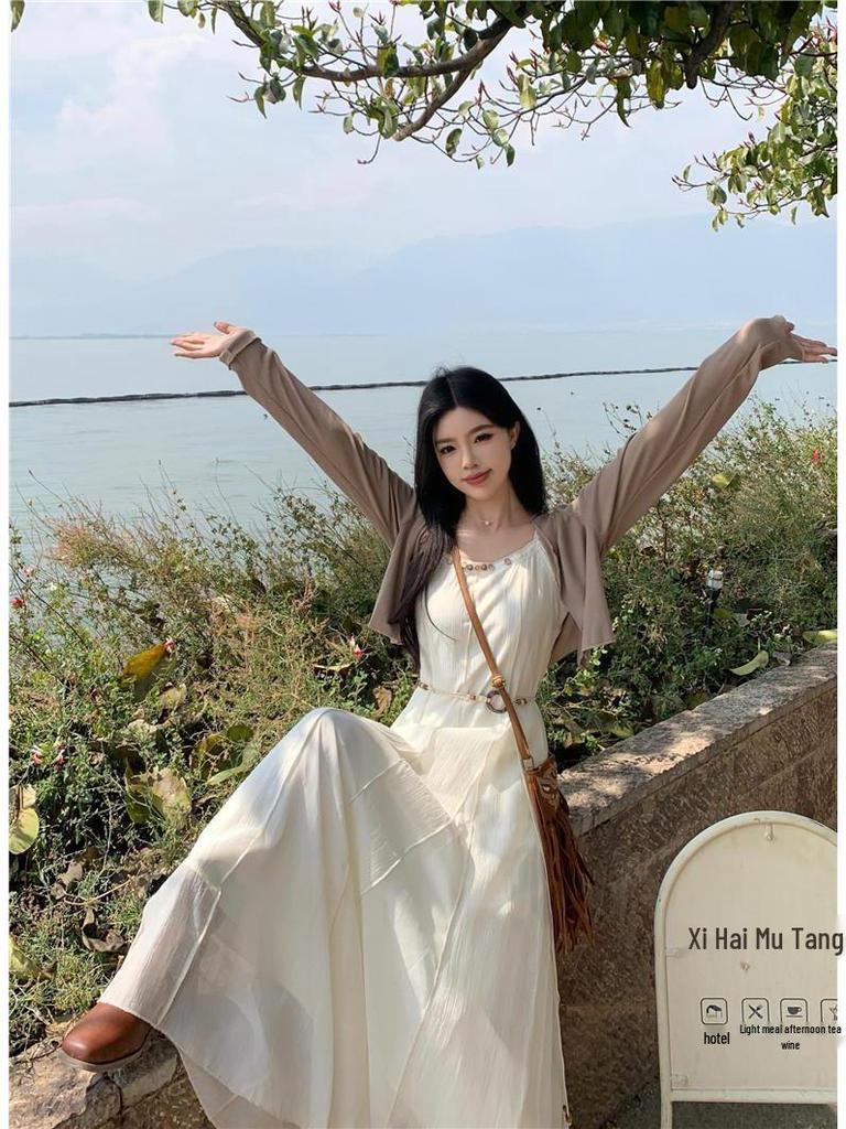 Weißes, böhmisches Spaghettiträgerkleid in großen Größen für Damen – Sommerliches Strandkleid