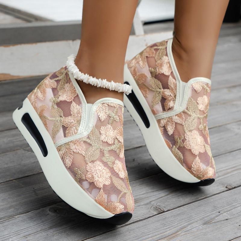 Spring and Autumn New Embroidered Mesh Single Shoes Slope Heel Thick Sole Foot Casual Shoes Large Size Mesh Breathable Casual Shoes