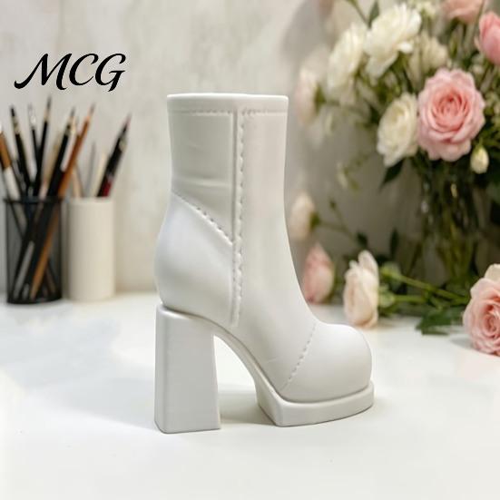 One-piece Molded Box Storage Box, 3D Printed One-Piece Molding Dried Flower Vase, High-Heeled Smooth Curved Surface Boot Pen Holder, Desktop Organizer