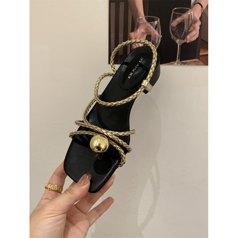 French style is beautiful, golden toe sandals women's summer new models are not tired, low heels, thin straps, fairy Roman shoes