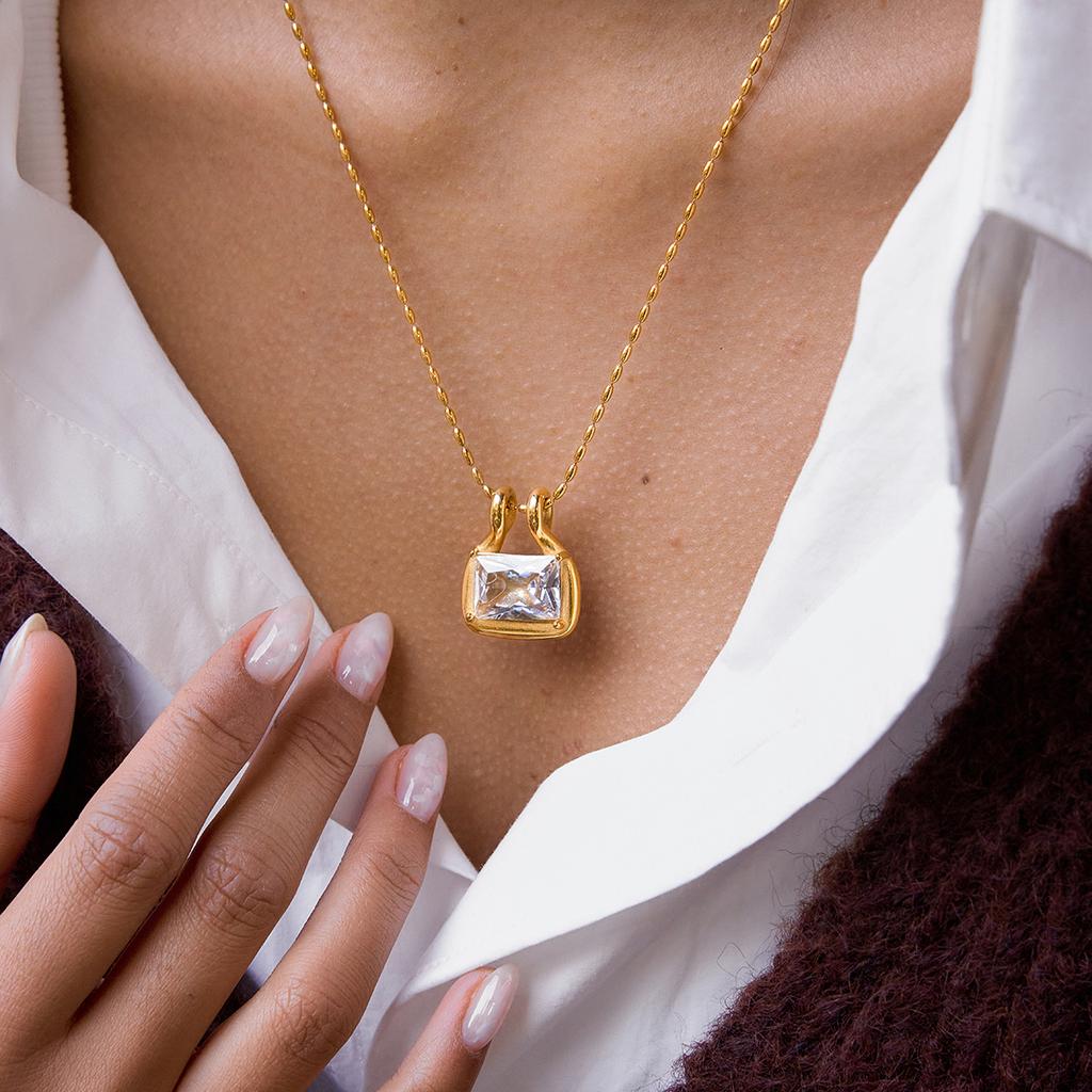 Yori White Square Cubic Zirconia Geometric Pendant Necklace 18 K Plated Stainless Steel Collar Necklace Gift Jewelry