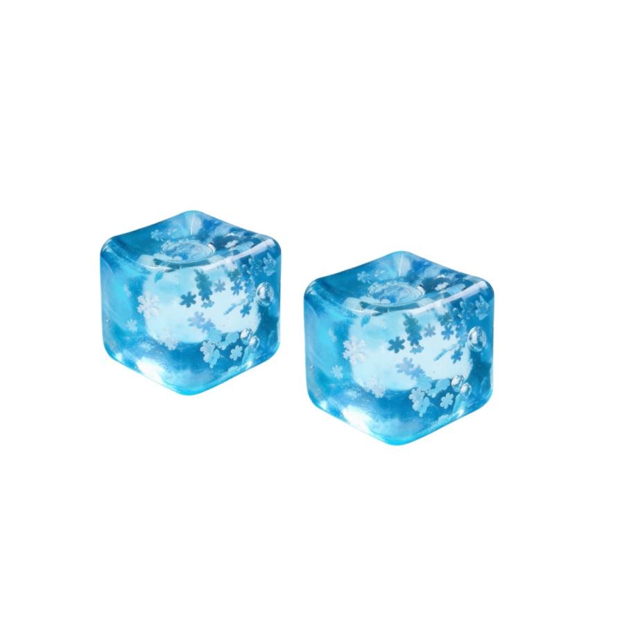 Snowflake Cube Squeeze Toy — Sky-Blue Stress-Relieving "Ice Cube" — Creative Squeezable Novelty.