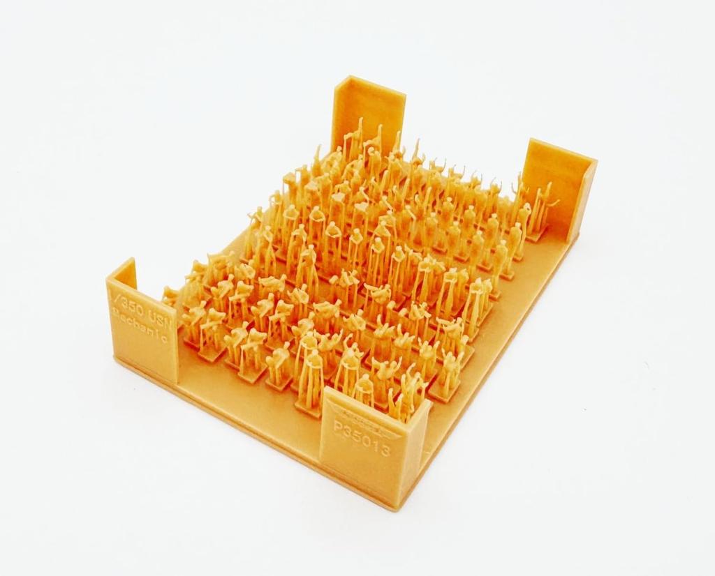 Triumph Model WW2 US Navy Sailor Work Uniform 100 Pieces Plastic Model Parts TRFP35013 1/350 (Ship)