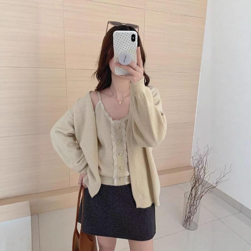 Autumn and Winter New Lace Splicing Vest Suspender Knitted Cardigan Two-piece Set Women's Soft Waxy Sweater Set