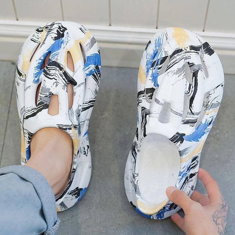 Fashion Ultralight Men's Sandal Breathable Hole Shoes Barefoot Wholesale Pvc Stylish 2025 Styles Summer Sale High Quality Eva Male Shoe