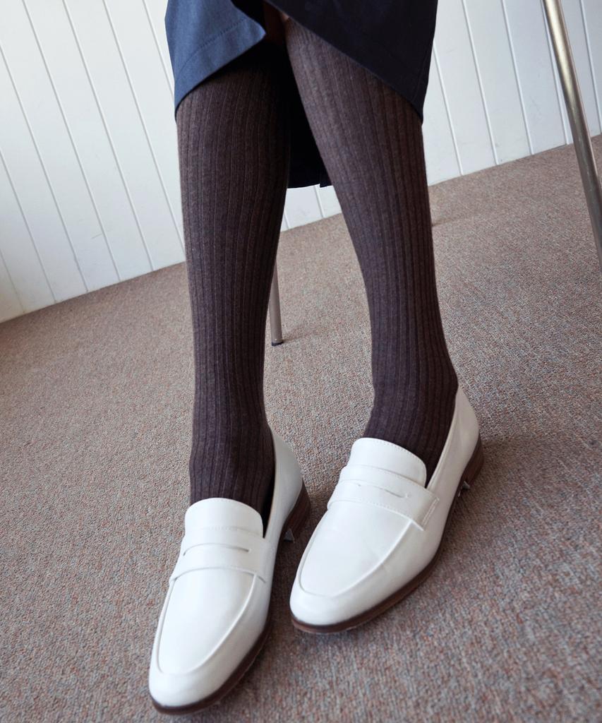 LOEIL Ribbed Knee Socks - Brown
