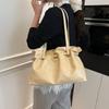 Large Capacity Bag Women's New Line Fashion Texture Shoulder Bag Casual Versatile Commuter Tote Bag