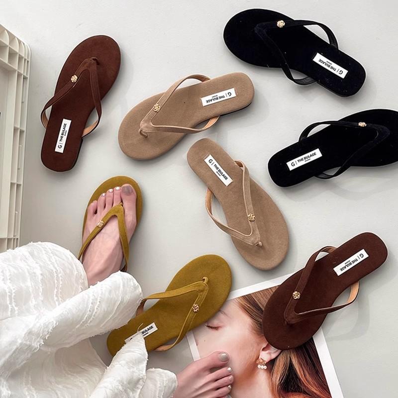 Soft bottom outer wear solid color sandals simple foot pinching summer new flat bottom non-slip holiday beach flip-flops female tide