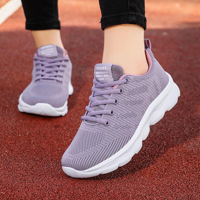 Summer new shoes, large mesh breathable sneakers, lightweight soft soles, built-up dancing shoes, running shoes