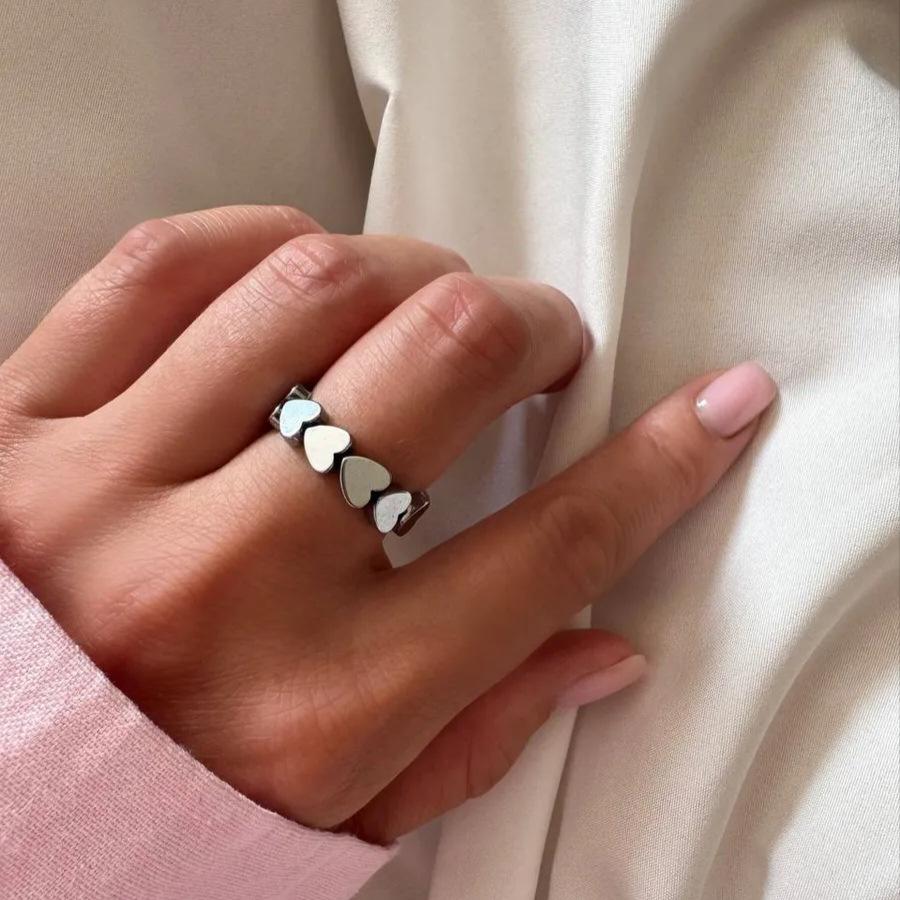 Retro Creativity Heart-Shaped Rings for Women Punk Personality Hip-Hop Skull Heart Ring Party Halloween Zircon Gift Daily Wear