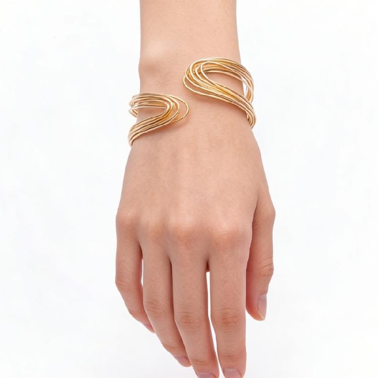 Stylish Unisex Open End Bracelet Presenting Angular Design Charm Sturdy And Comfortable Wristband Jewelry