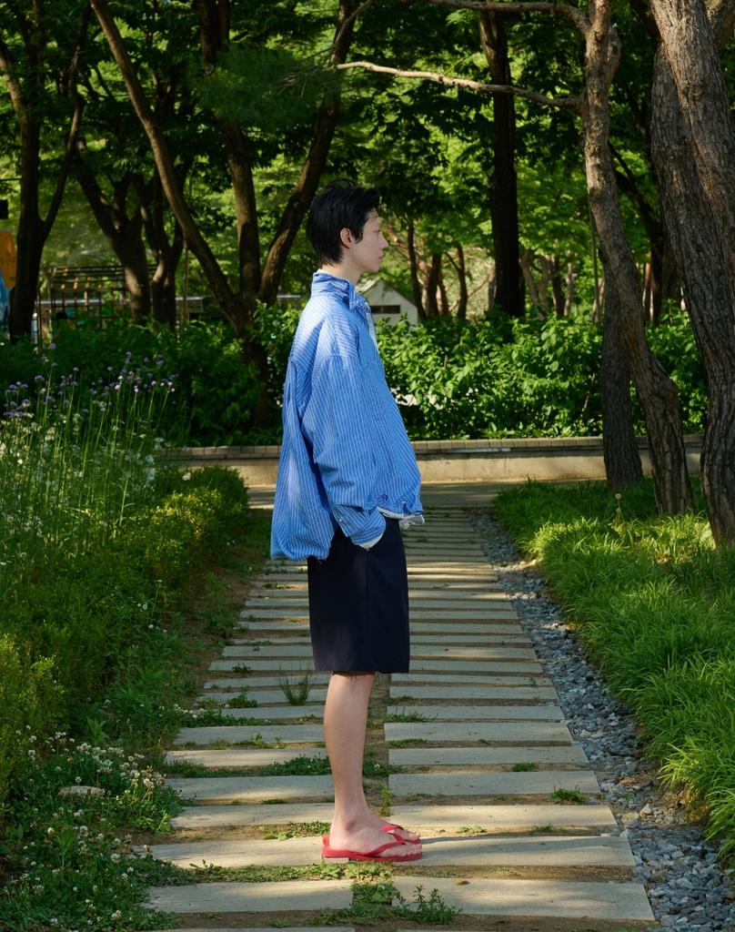 ORDINARY PEOPLE Re : Shape Memory Wire Shirt [Blue Stripe]