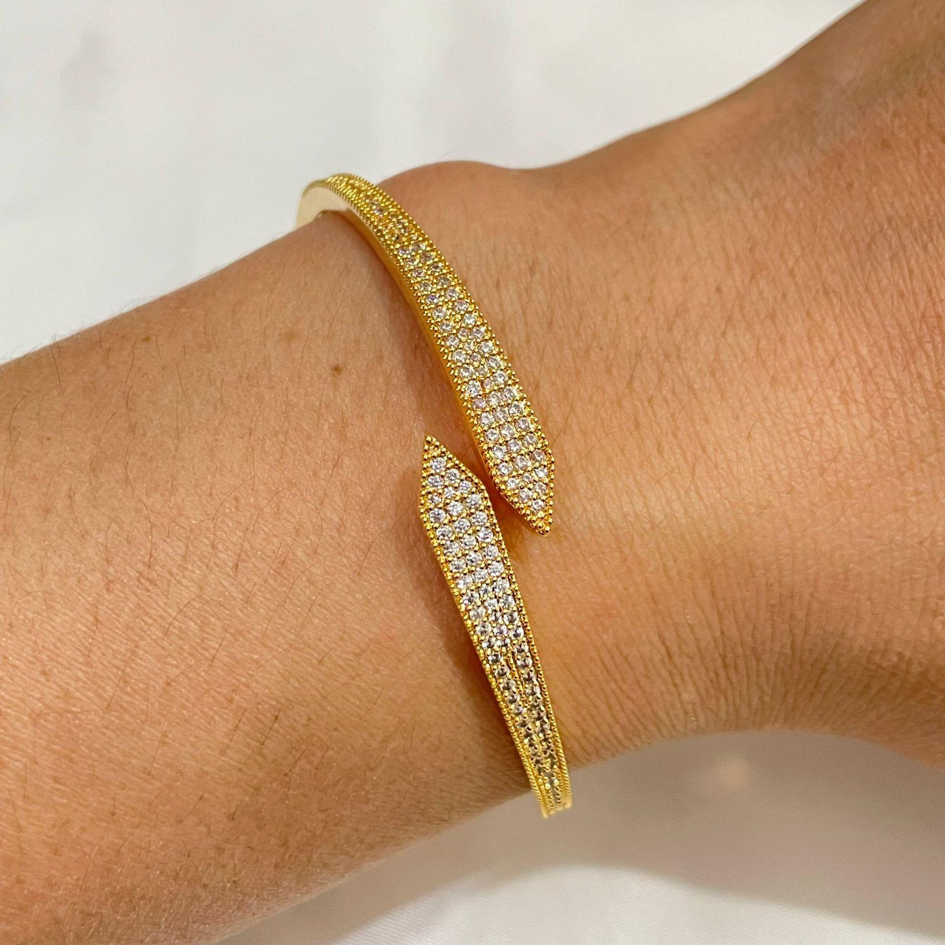 Geometric Tapered Cross-row Light Luxury and High-end Open Bracelet One Size(16-22CM)