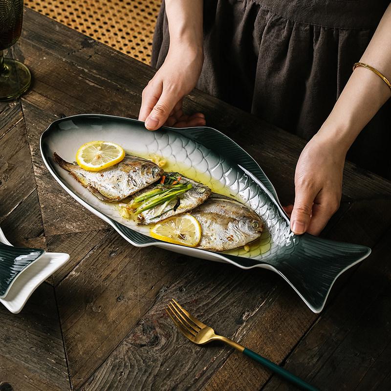 Japanese Glazed Ceramic Fish-Shaped Plate for Steamed Fish, Large and Creative Design for Restaurant or Home Use