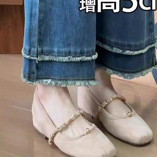 

Маленький человек увеличение внутренней высоты 5 см ретро туфли Мэри Джейн женские 2025 металлическая цепочка темперамент мелкий вырез балетки 40 абрикосовый