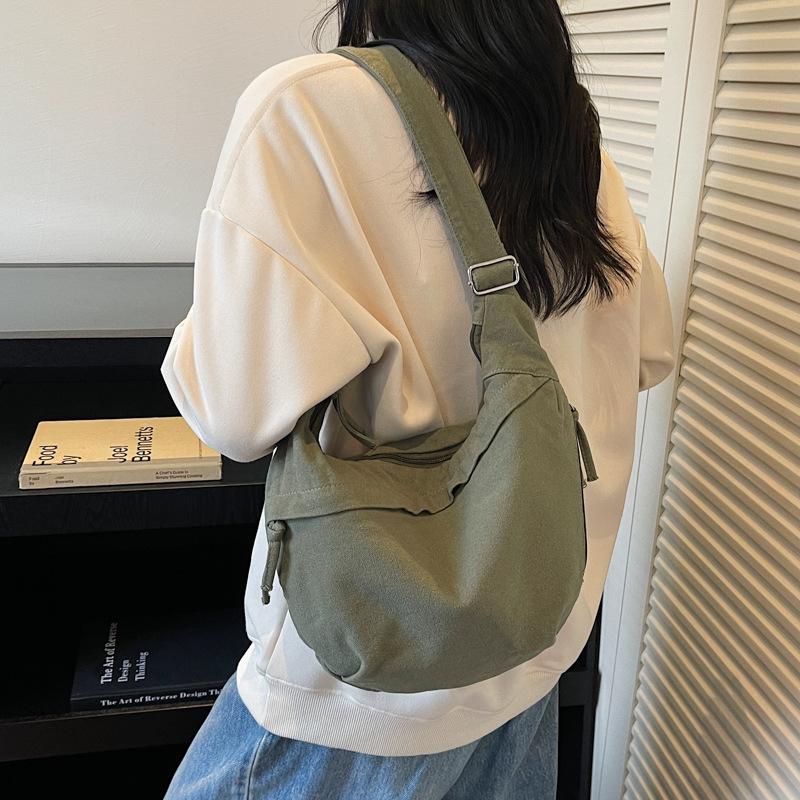 Nylon Dumpling Bag Women's Messenger Bag Autumn and Winter Leisure Shoulder Backpack Large Capacity Sports Light Bag