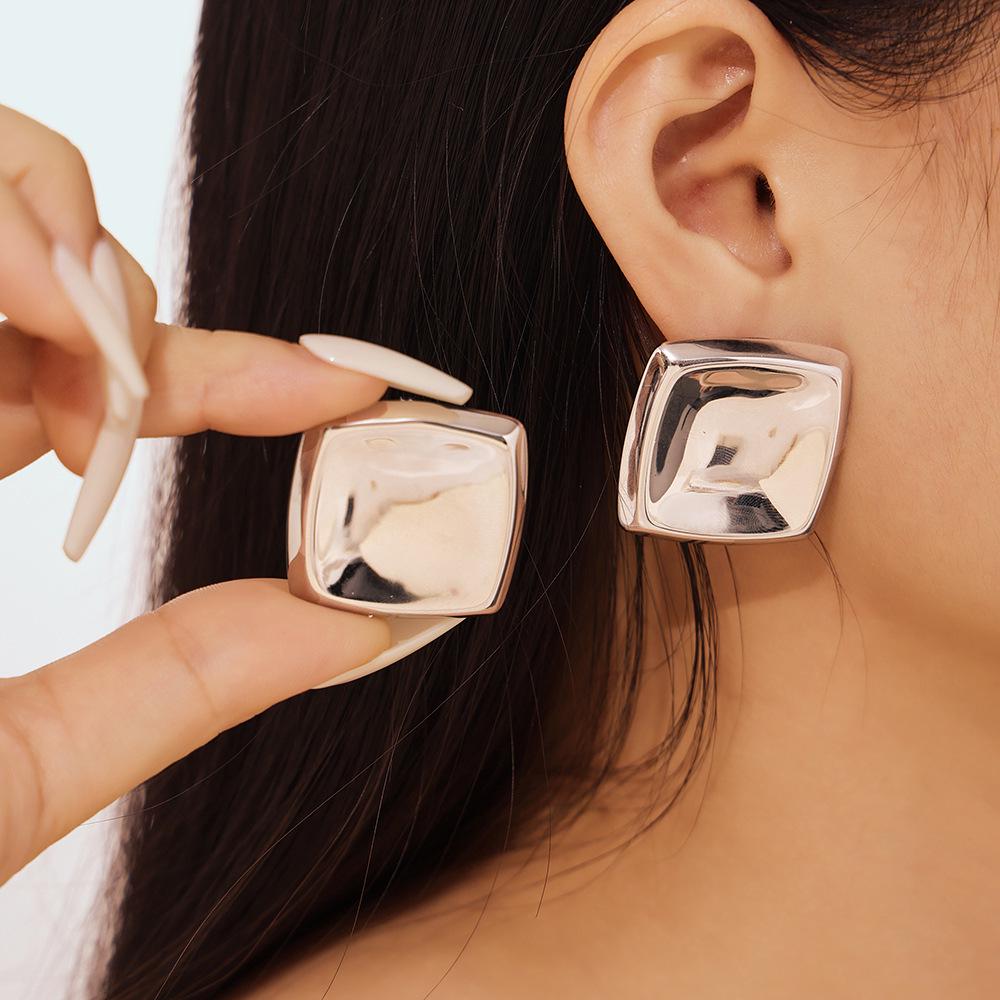 Kolczyki vintage geometryczne kwadratowe wklęsłe platerowane 18-karatowym złotem ze stali tytanowej