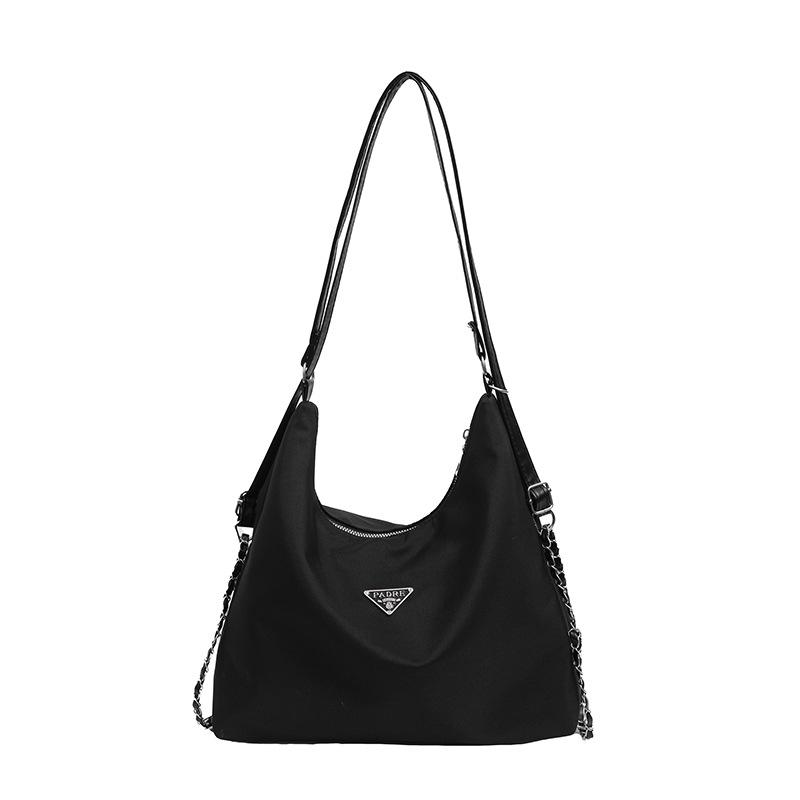 

Корейская версия большой вместительной сумки-тоут с цепочкой для женщин 2024 года, осень, новый повседневный рюкзак с текстурой, сумка для поездок на работу и обратно