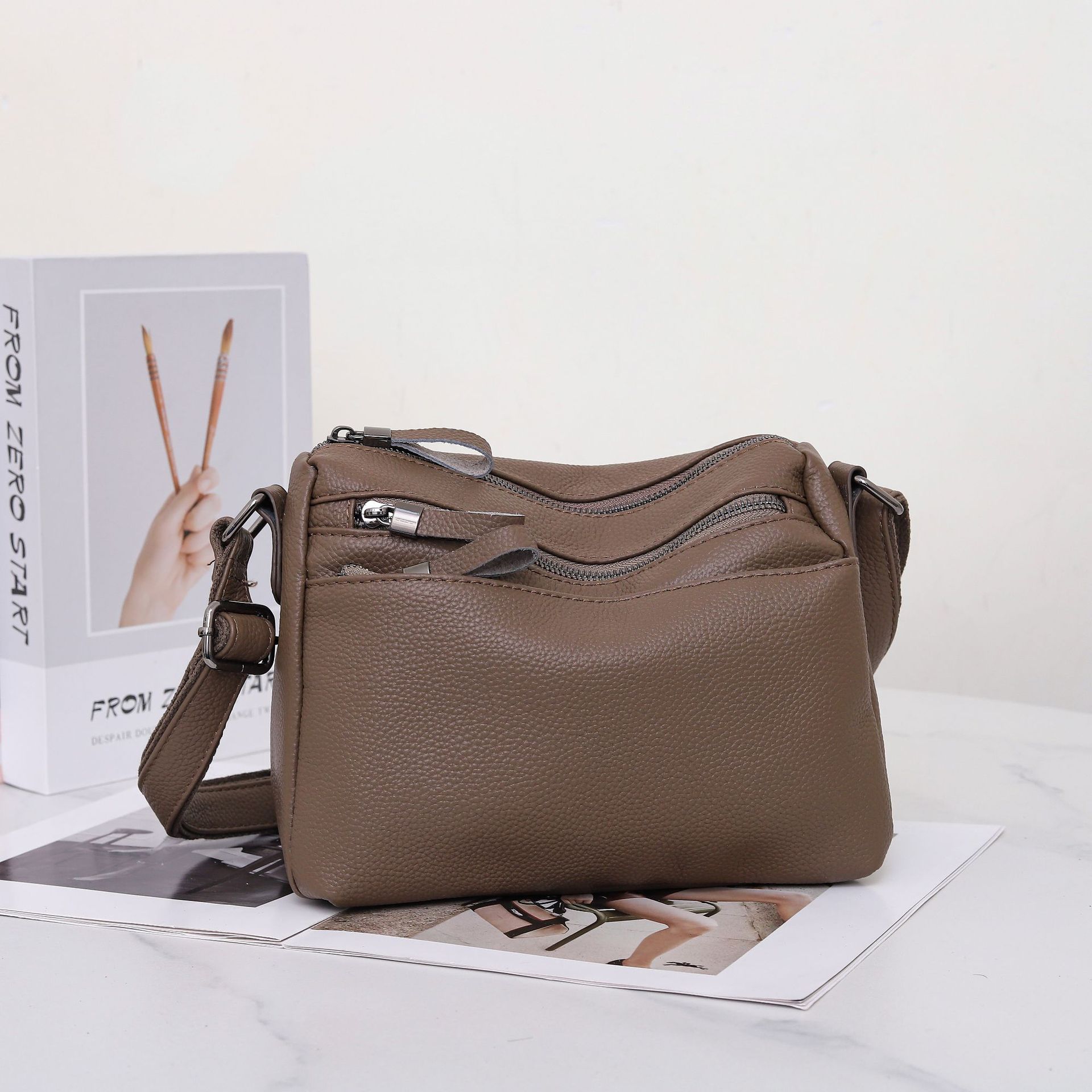 Full First Layer Cowhide Women S Single Shoulder Crossbody Simple Multi-Compartment Dumpling Bag Large Capacity Aunt Mother Bag Crossbody Bag