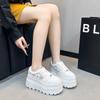Lederstern kleine weiße Schuhe Damen 2025 Sommer neu atmungsaktives Mesh dicke Grundplatte Schuhe kleine dicksohlige Muffin-Schuhe