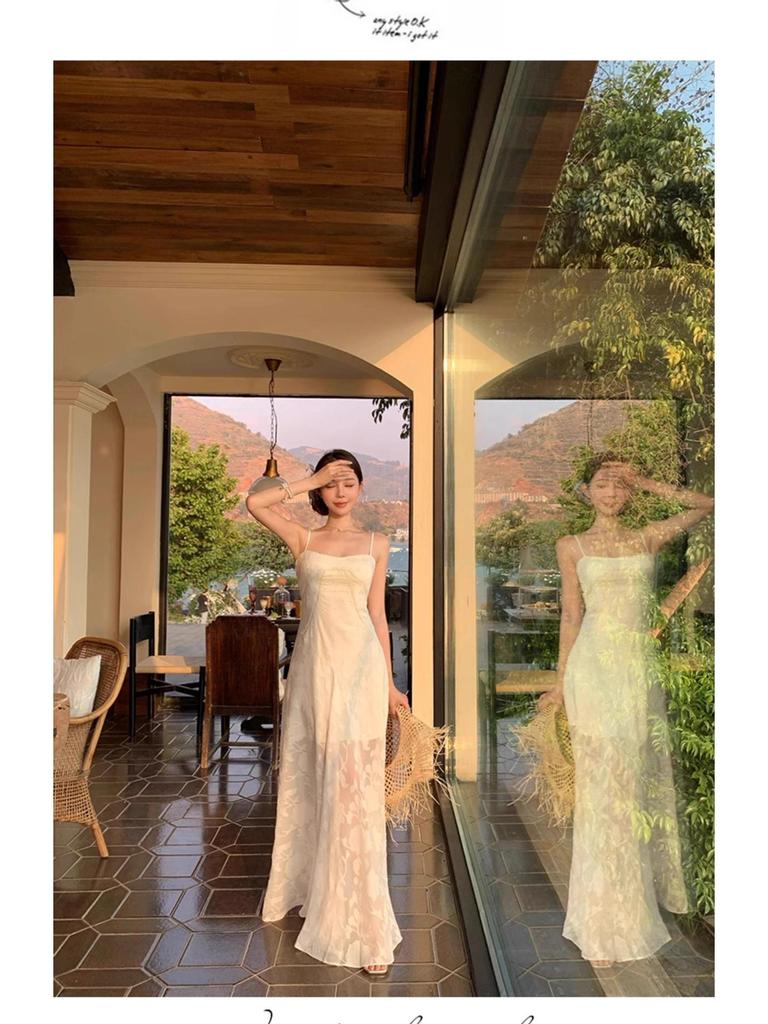 French Elegant Green Mesh Spaghetti Strap Waist-Cinching Dress - Stunning Slimming Long Summer Style for Women 2026