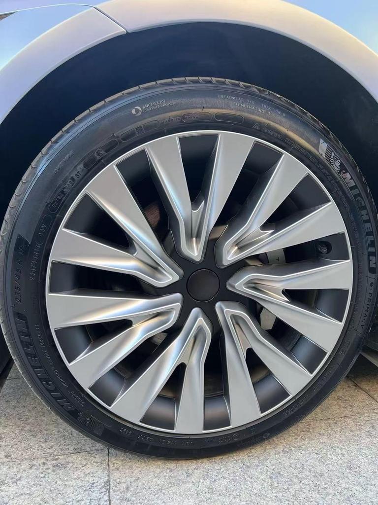 Tampa do Cubo da Roda do Tesla Model 3 Atualizado: Design Ciclone de Turbina com Proteção Contra Arranhões de Borda a Borda