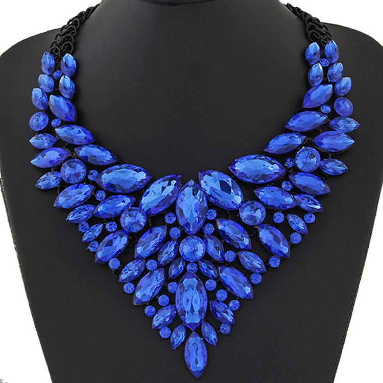 Fashion Geometric Alloy Pendant Necklace For Women With Gemstone Accents