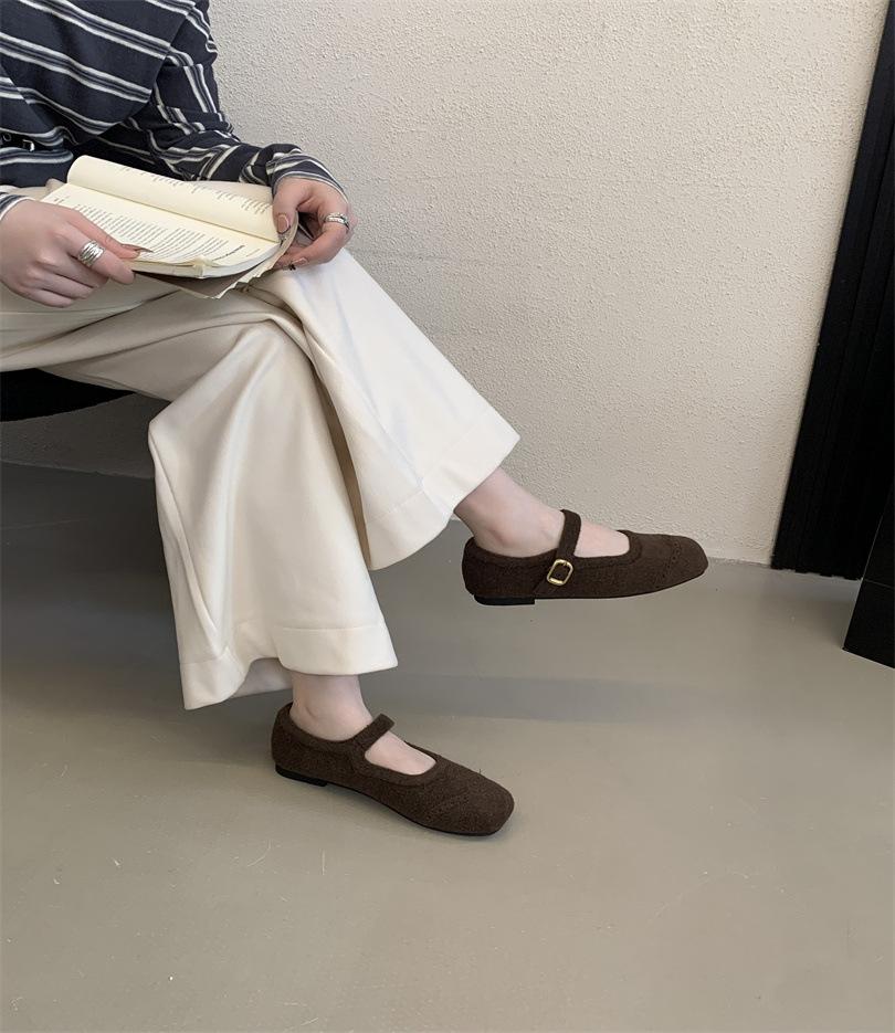 

Autumn and winter flat-bottomed Mary Jane shoes women s shoes with skirts 2025 new versatile French one-word belt women s shoes 39 темно-коричневого