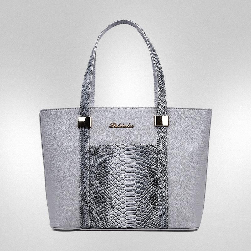 New Fashion Trend Classic Embossed Snake Pattern Shoulder Handbag Six-piece Oblique Span Bag Women's Bag