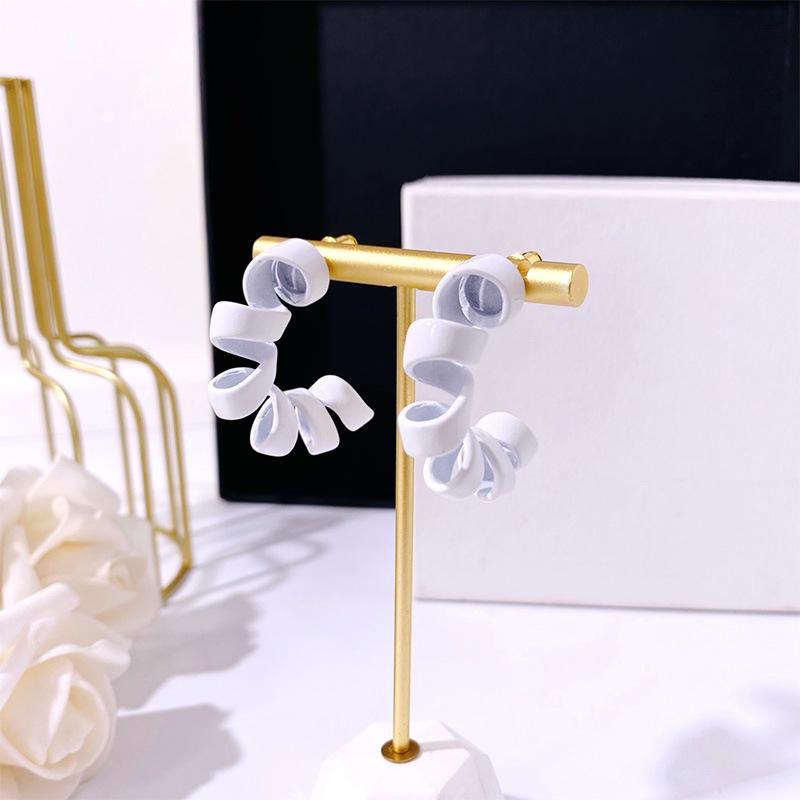 Niche Design Sense, Color Phone Line, Circle Earrings, Fashionable Temperament, Face, Thin Small Spring Earrings