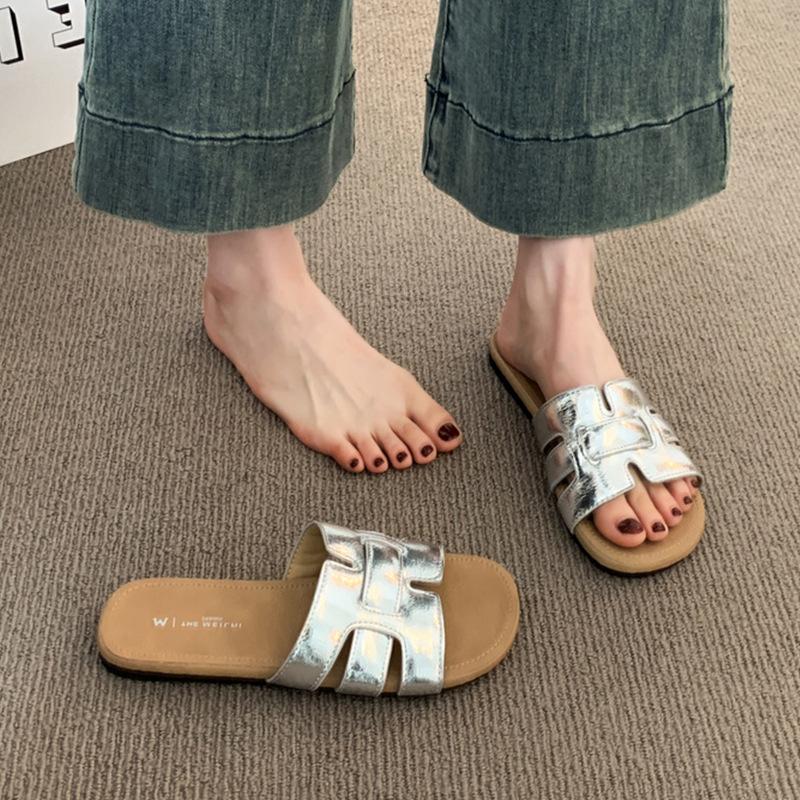 

Cool slippers women s 2025 new summer milk blue beautiful with skirt flat bottom fashionable seaside beach one-word drag 40 серебряный