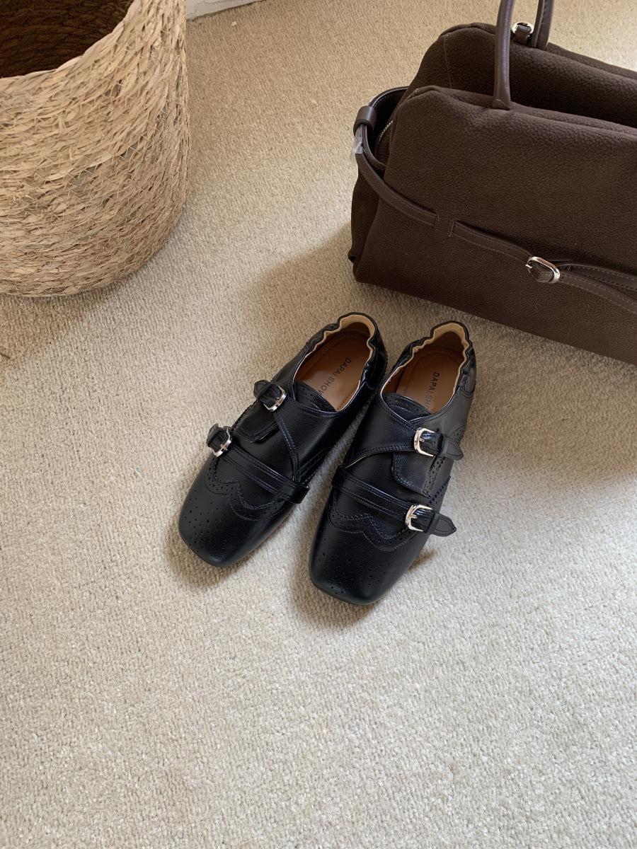 2025 осень новый нишевый дизайн пряжка ремня увеличивающие рост одинарные туфли модные универсальные ретро гравированные лоферы 35