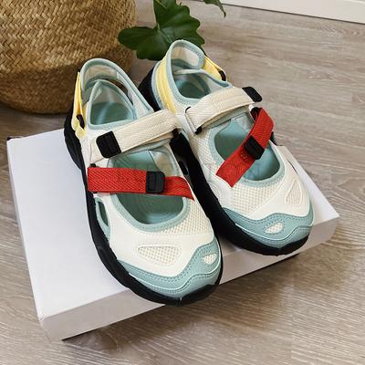 Mode Dicksohlige Sport-Sandalen Baotou Hohl Outdoor Sommer Neu Mesh Lauf-Sportschuhe Freizeitschuhe Strandschuhe