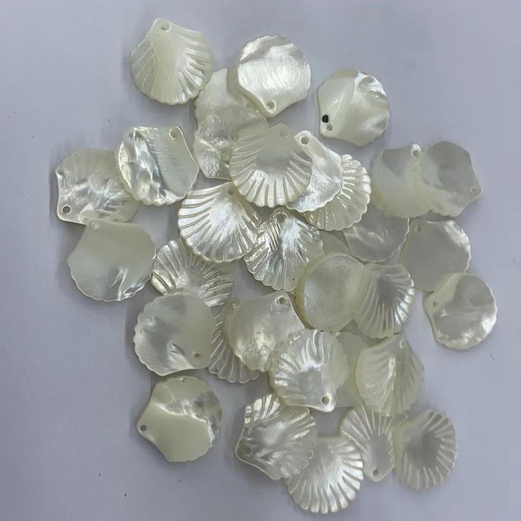 1 Pezzo Fascino Naturale Bianco Madreperla Conchiglia di Capesante 16mm Foro Singolo Ciondolo Conchiglia Marina Per Sirena Fai da Te Orecchini Collana Creazione Gioielli