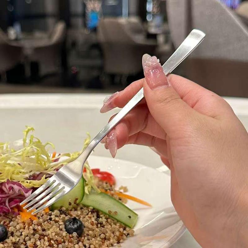 Rostfritt stål middagsgaffel Långt handtag bordsgafflar set koreanska bestick fyra fat sallad Dessert Fruktgafflar Kök