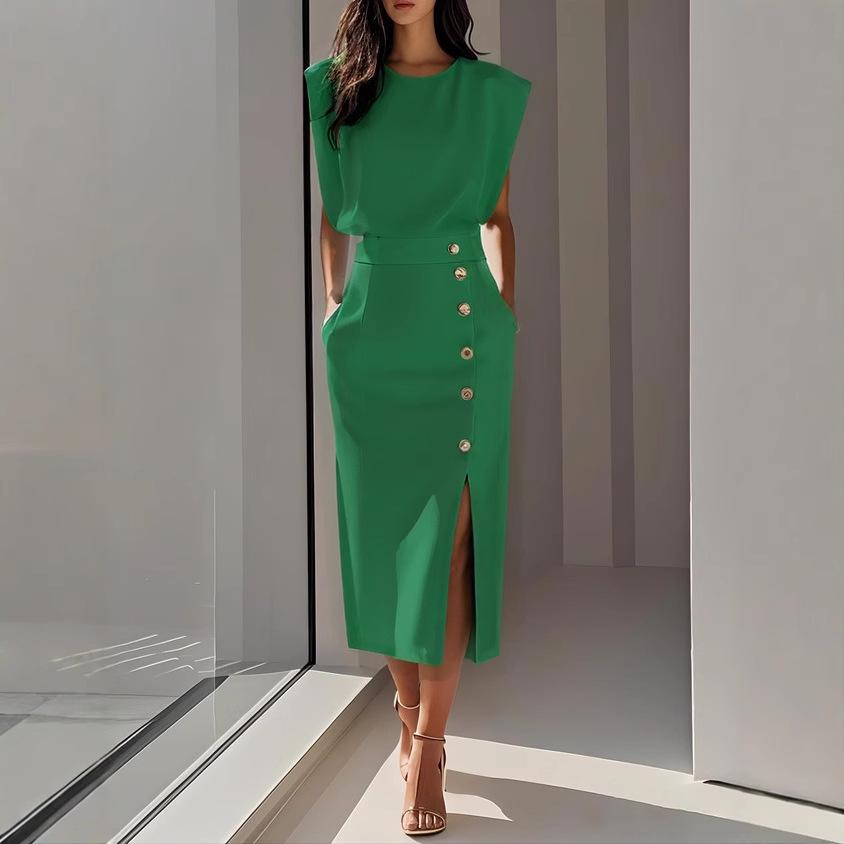 2026 Women's Solid Color Sleeveless Button-Up Long Dress with Slit