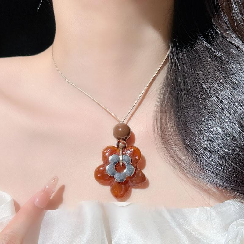 Vintage caramel flower round bead necklace summer vacation style fashion versatile cute girl heart collarbone chain