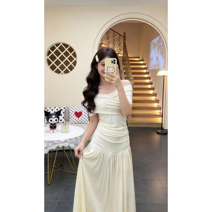 

Korean Style One-Shoulder T-Shirt & High-Waisted Skirt Two-Piece Summer Set for Women XL