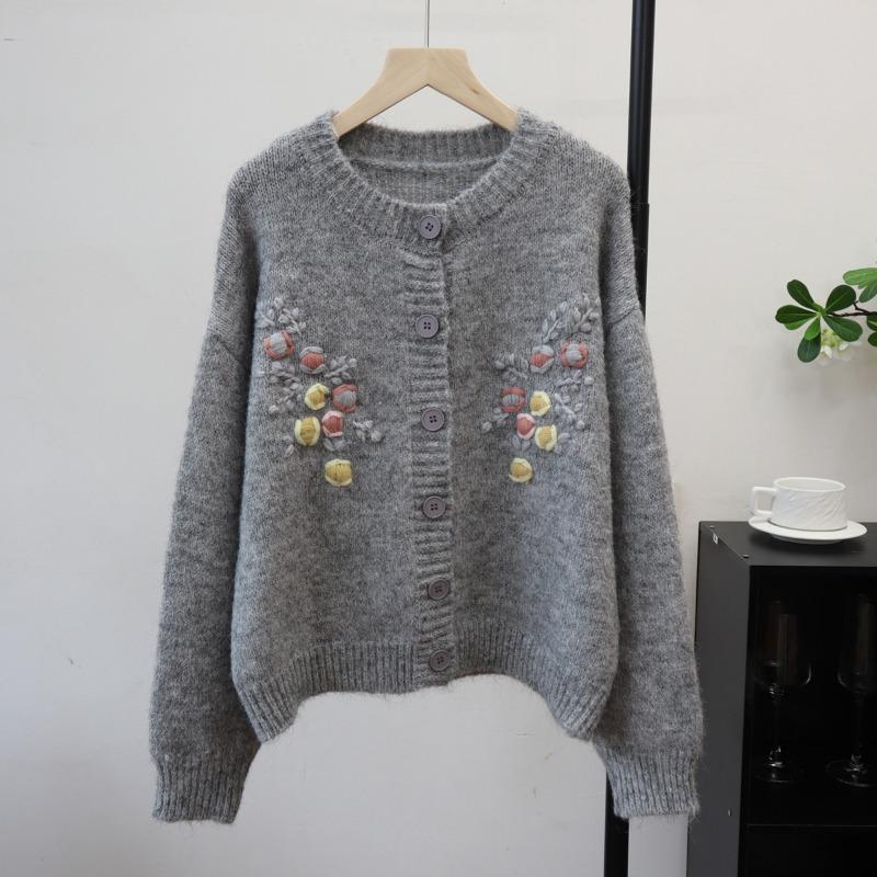 

Тяжелая промышленность трехмерная вышивка свитер куртка осень и зима новый мягкий восковой свободный ленивый ветер вязаный кардиган женский one size fits all темно-серого