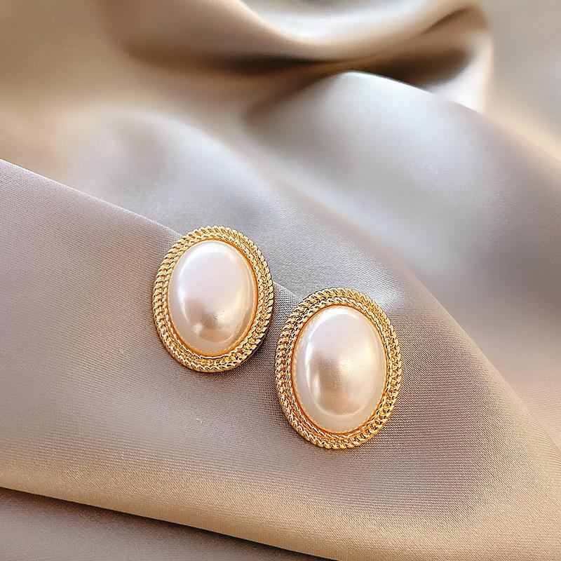 Boucles d'Oreilles Irrégulières Ovales Carrées Creuses Élégantes Rétro Zirconium Imitation Perle pour Femmes Fête Hiver Automne Bijoux