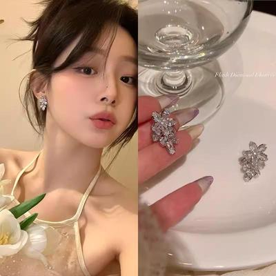 S925 Silver Needle Zircon Flower Earrings: Versatile, Luxurious, High-End Accessory for Women.