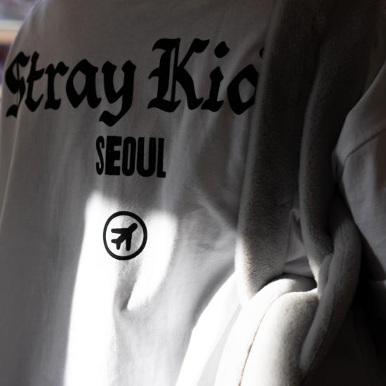 Pre-ordina SKZOO Every Where All Around the World in SEOUL T-shirt Seoul ver.