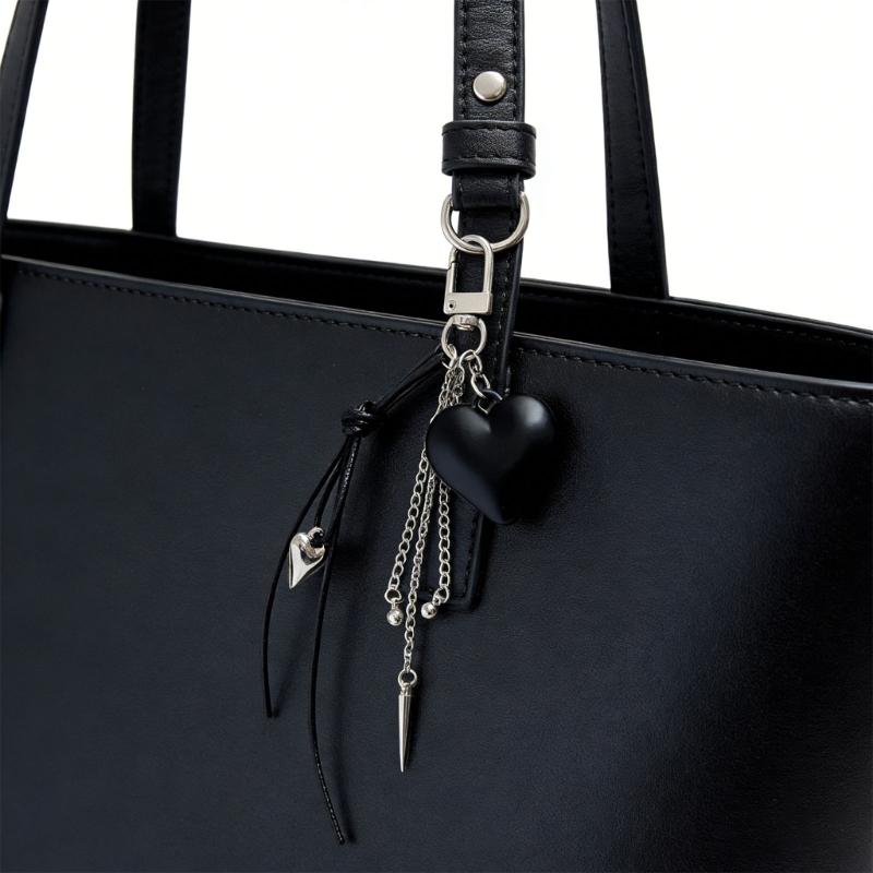 Artistic Black Heart Design Keychain Accessory Heart Shaped Keyring Decoration Great For Gift And Daily Charm