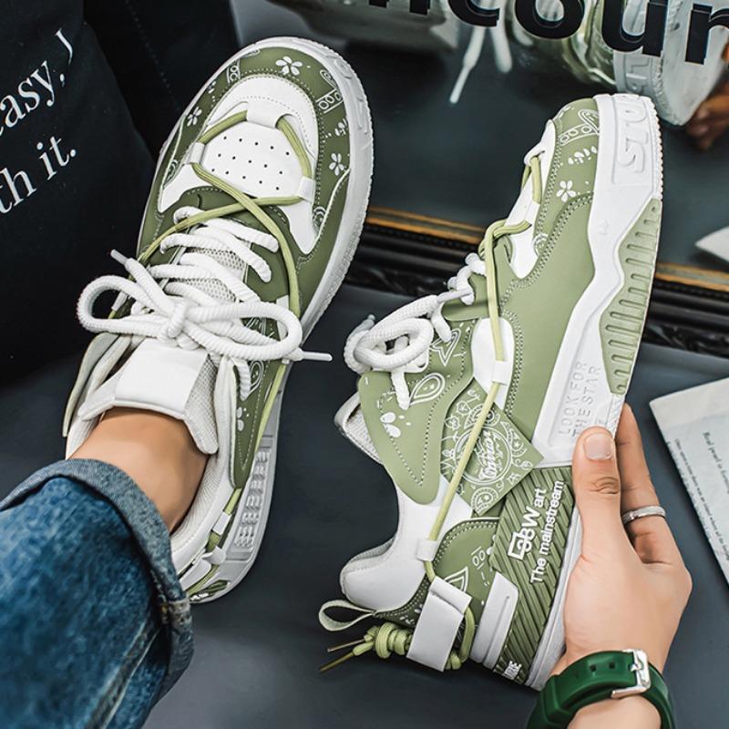 Fashion 2025 New Sports Shoes for Men Trend Hot Sale Graffiti Men Skateboard Shoes Outdoor Breathable Jogging Sneakers Zapatillas Hombre