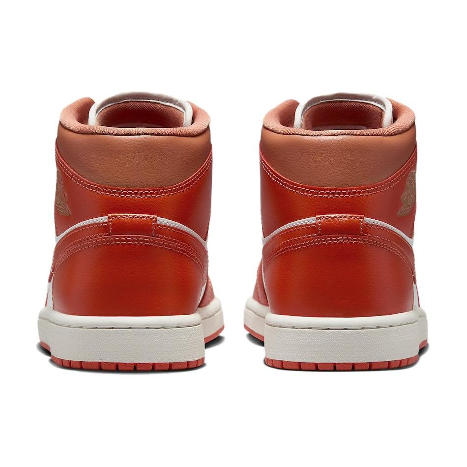 Sneakers da Donna Air Jordan 1 Mid Cosmic Clay Arancione Summit-Bianco Ambra-Marrone BQ6472-108