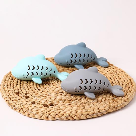 Fish-Shaped Cat Treat Dispenser Toy Cat Puzzle Slow Feeder Interactive Silicone Chew Toy for Indoor