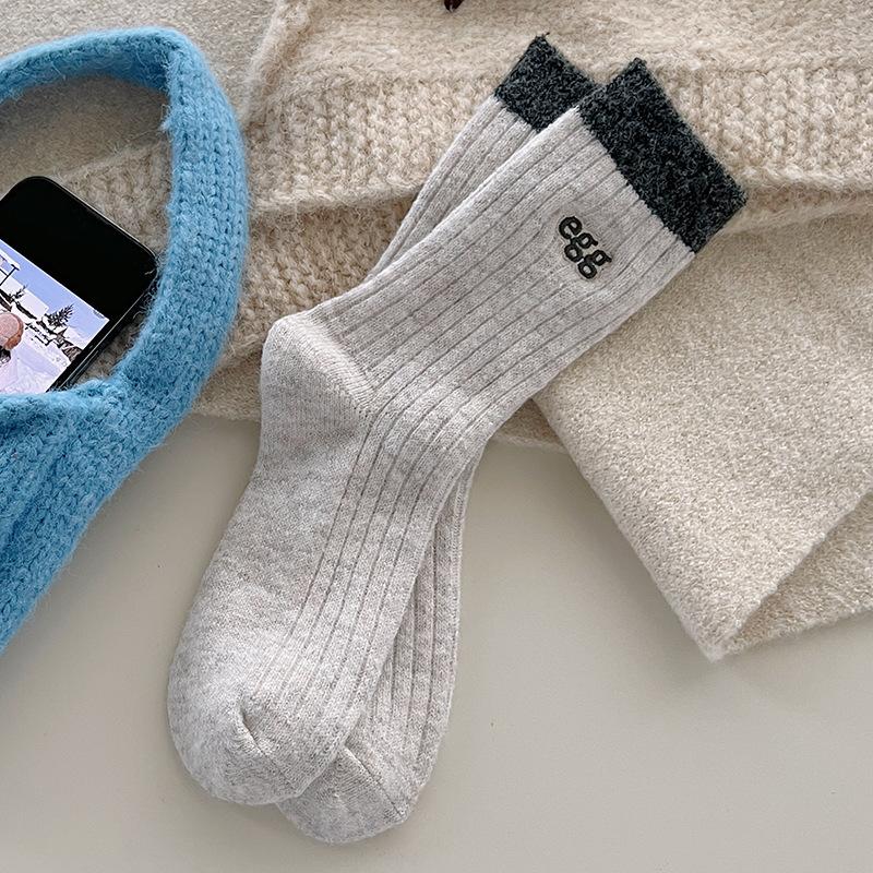 Season Socks Color Matching Medium Tube Socks Fleece Thickened Warm Wool Socks Embroidered Letters Retro Stacking Socks Women