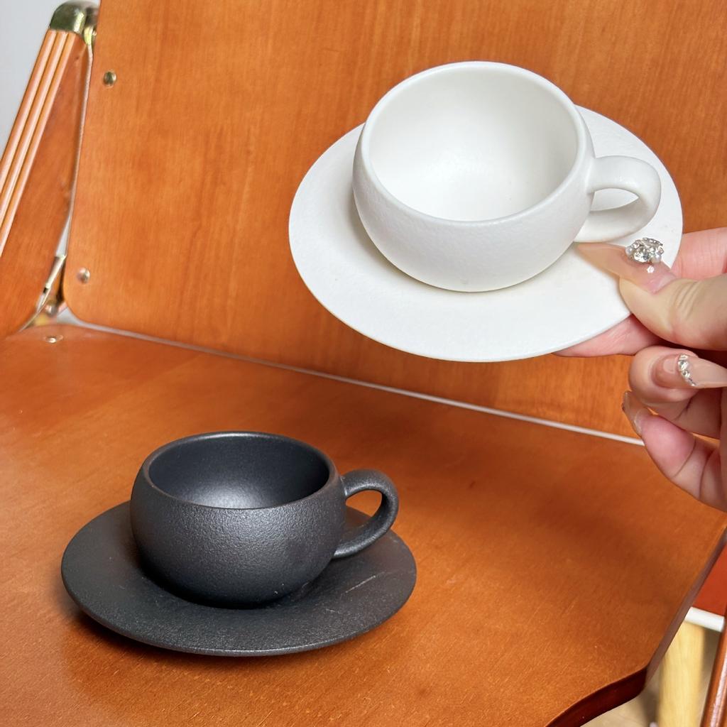 Feuer brennendes Steinmuster Kaffeetasse Untertasse mit Henkel Matte Tasse Exquisite Kaffeetasse High-End Keramiktasse